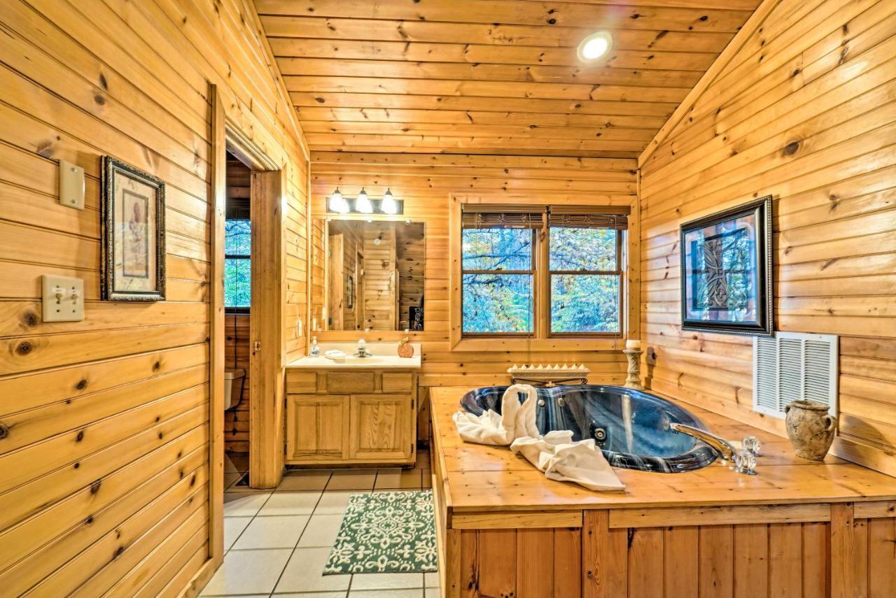 פיג'ן פורג' Grin N Bear It Cabin With Hot Tub And Fire Pit! מראה חיצוני תמונה
