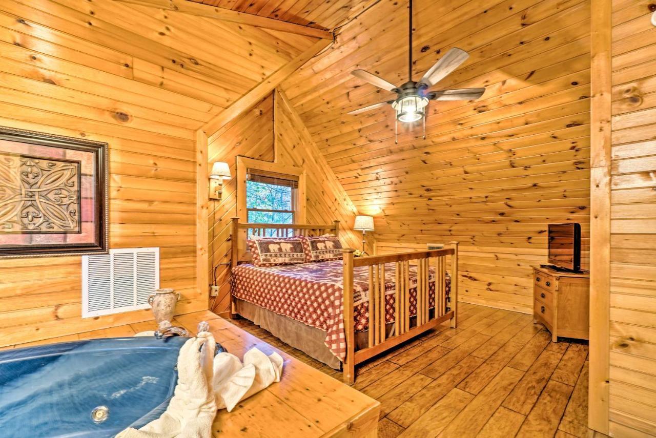 פיג'ן פורג' Grin N Bear It Cabin With Hot Tub And Fire Pit! מראה חיצוני תמונה