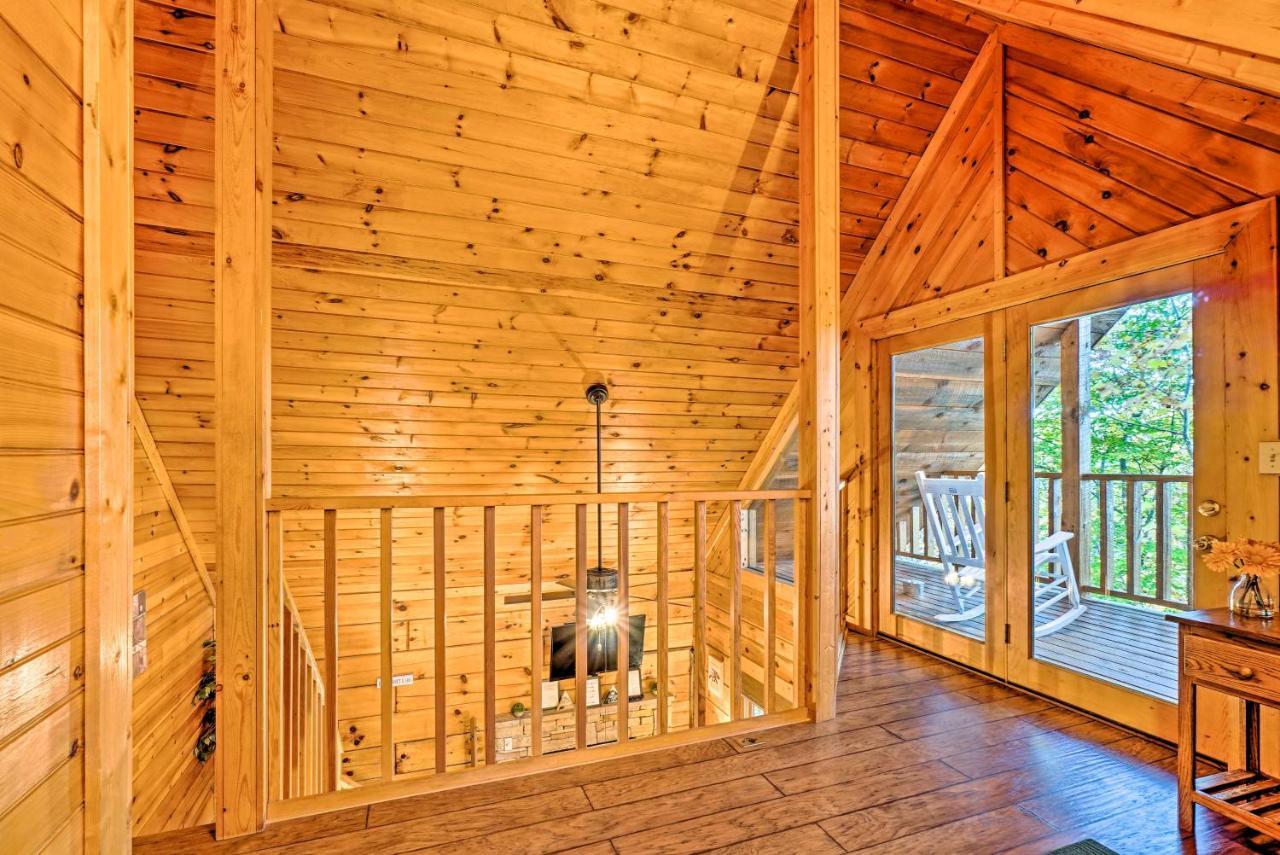 פיג'ן פורג' Grin N Bear It Cabin With Hot Tub And Fire Pit! מראה חיצוני תמונה