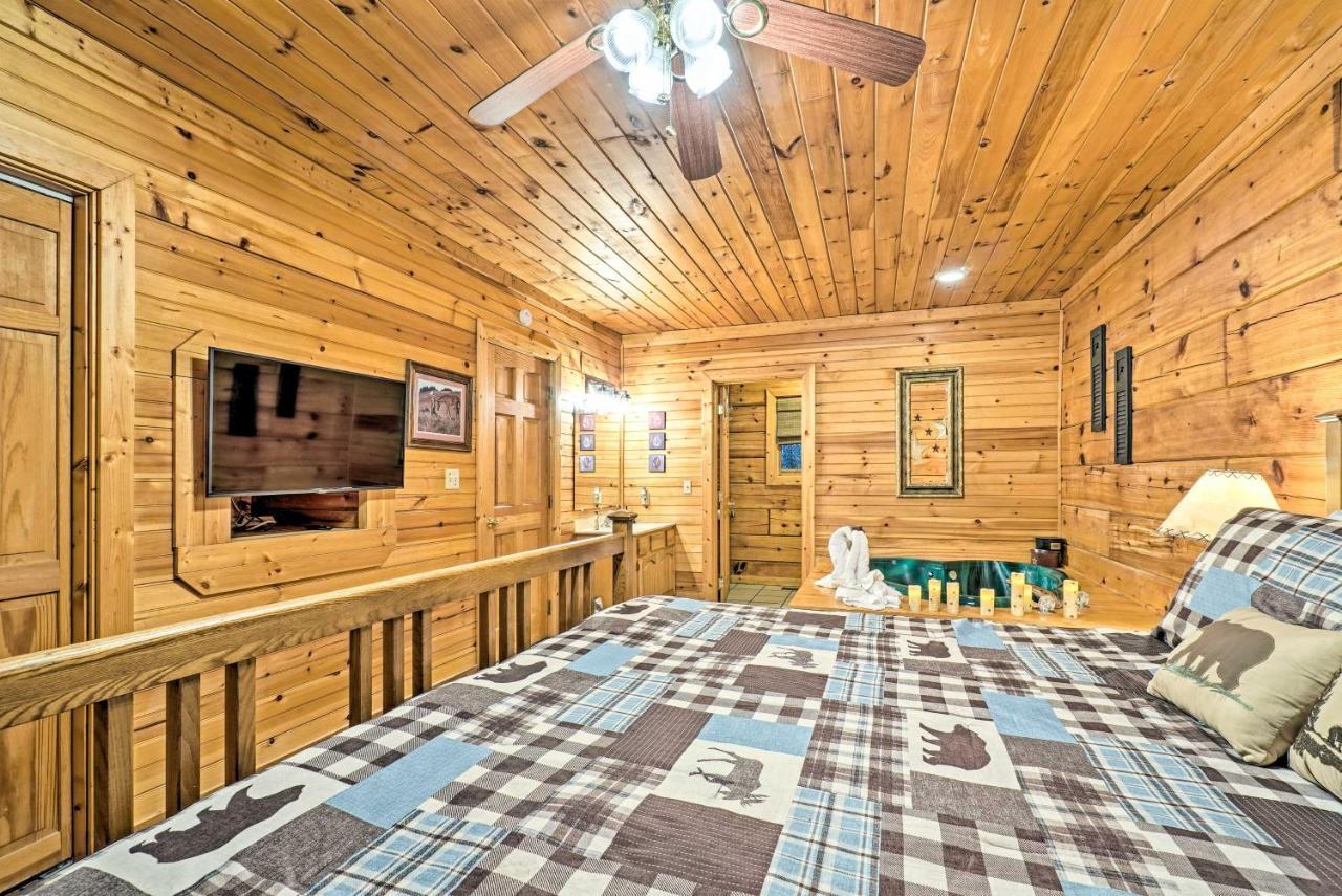 פיג'ן פורג' Grin N Bear It Cabin With Hot Tub And Fire Pit! מראה חיצוני תמונה