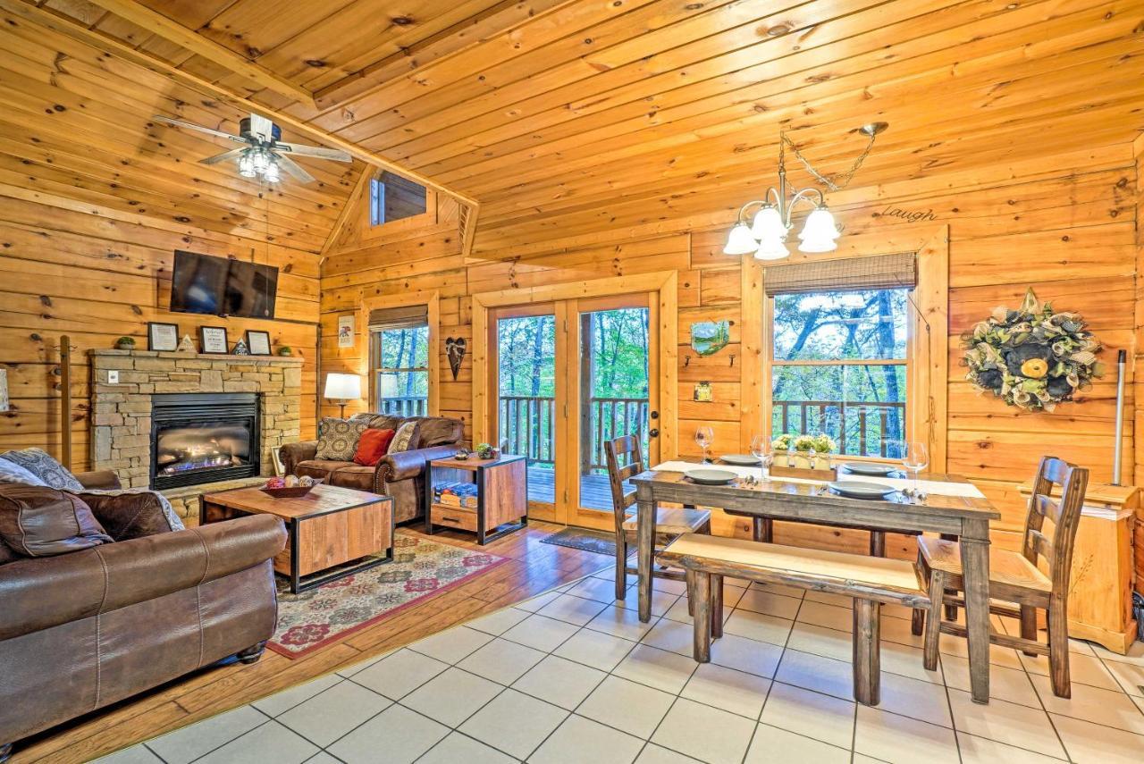 פיג'ן פורג' Grin N Bear It Cabin With Hot Tub And Fire Pit! מראה חיצוני תמונה