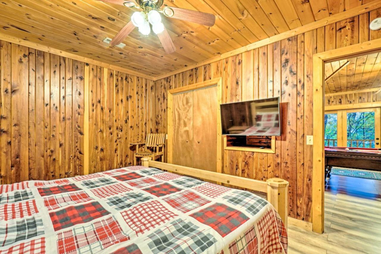 פיג'ן פורג' Grin N Bear It Cabin With Hot Tub And Fire Pit! מראה חיצוני תמונה